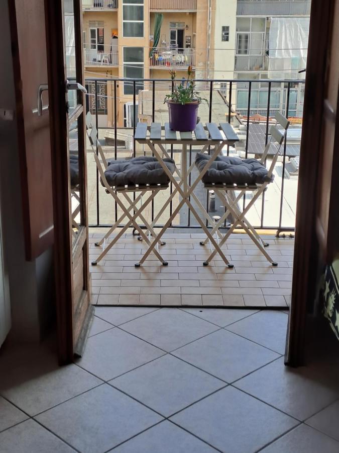 Cozy Room Stanza Close City Center In A Family House Stanza In Appartamento Condiviso Noi Viviamo In Casa Stanza In Affitto トリノ エクステリア 写真