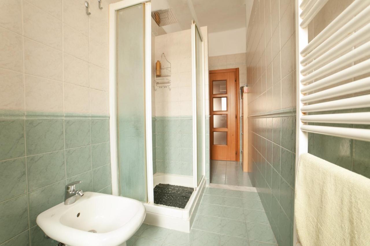 Cozy Room Stanza Close City Center In A Family House Stanza In Appartamento Condiviso Noi Viviamo In Casa Stanza In Affitto トリノ エクステリア 写真