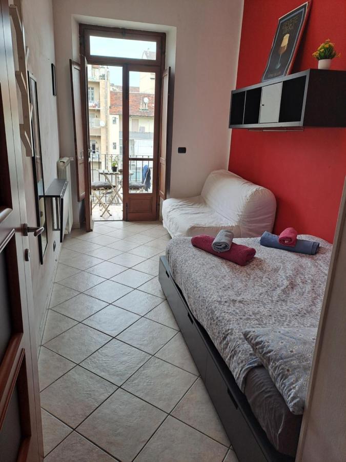 Cozy Room Stanza Close City Center In A Family House Stanza In Appartamento Condiviso Noi Viviamo In Casa Stanza In Affitto トリノ エクステリア 写真