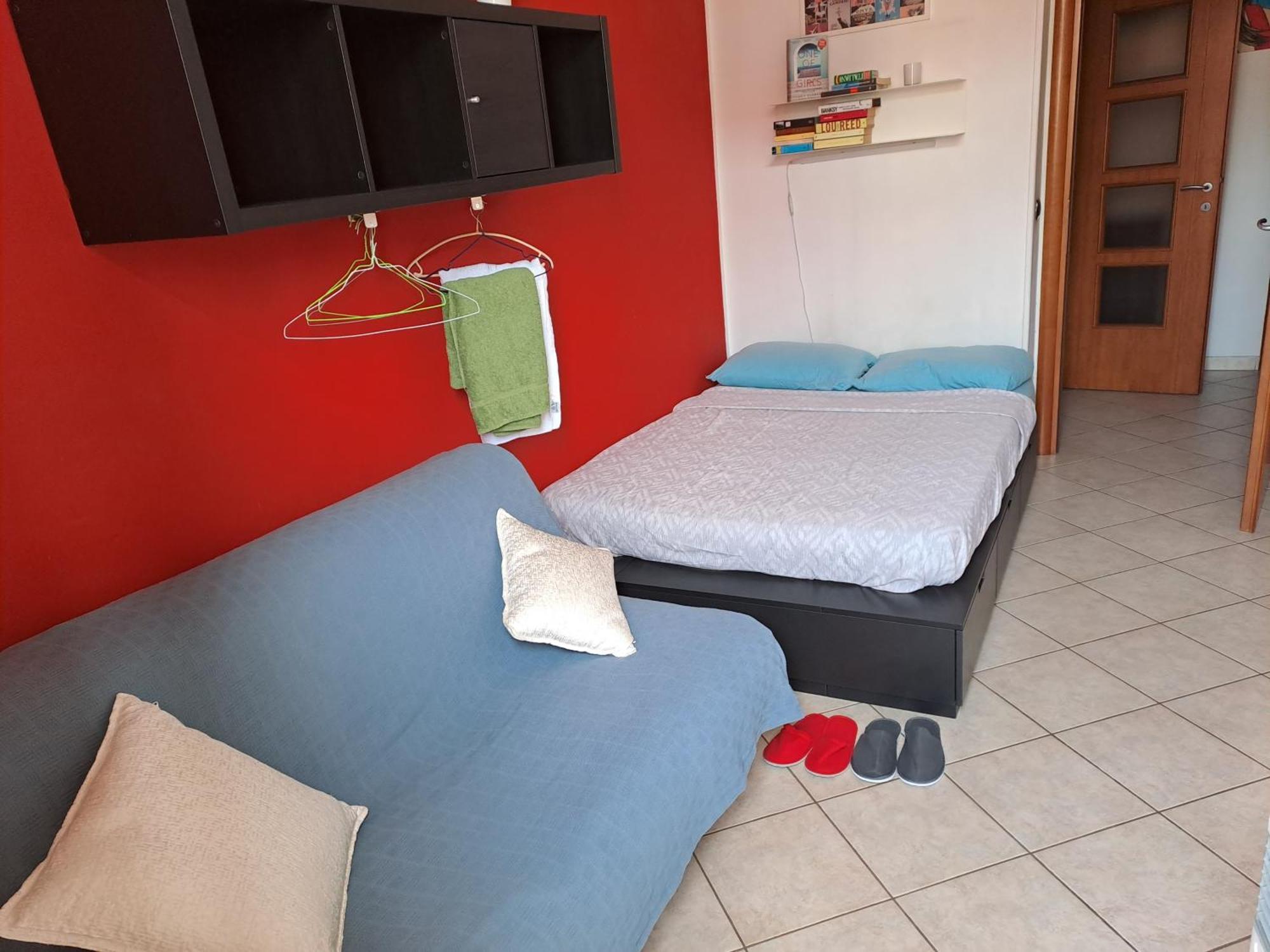 Cozy Room Stanza Close City Center In A Family House Stanza In Appartamento Condiviso Noi Viviamo In Casa Stanza In Affitto トリノ 部屋 写真